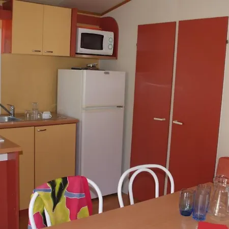 Tikayan Felix De La Bastide Camping Saint-Mitre-les-Remparts